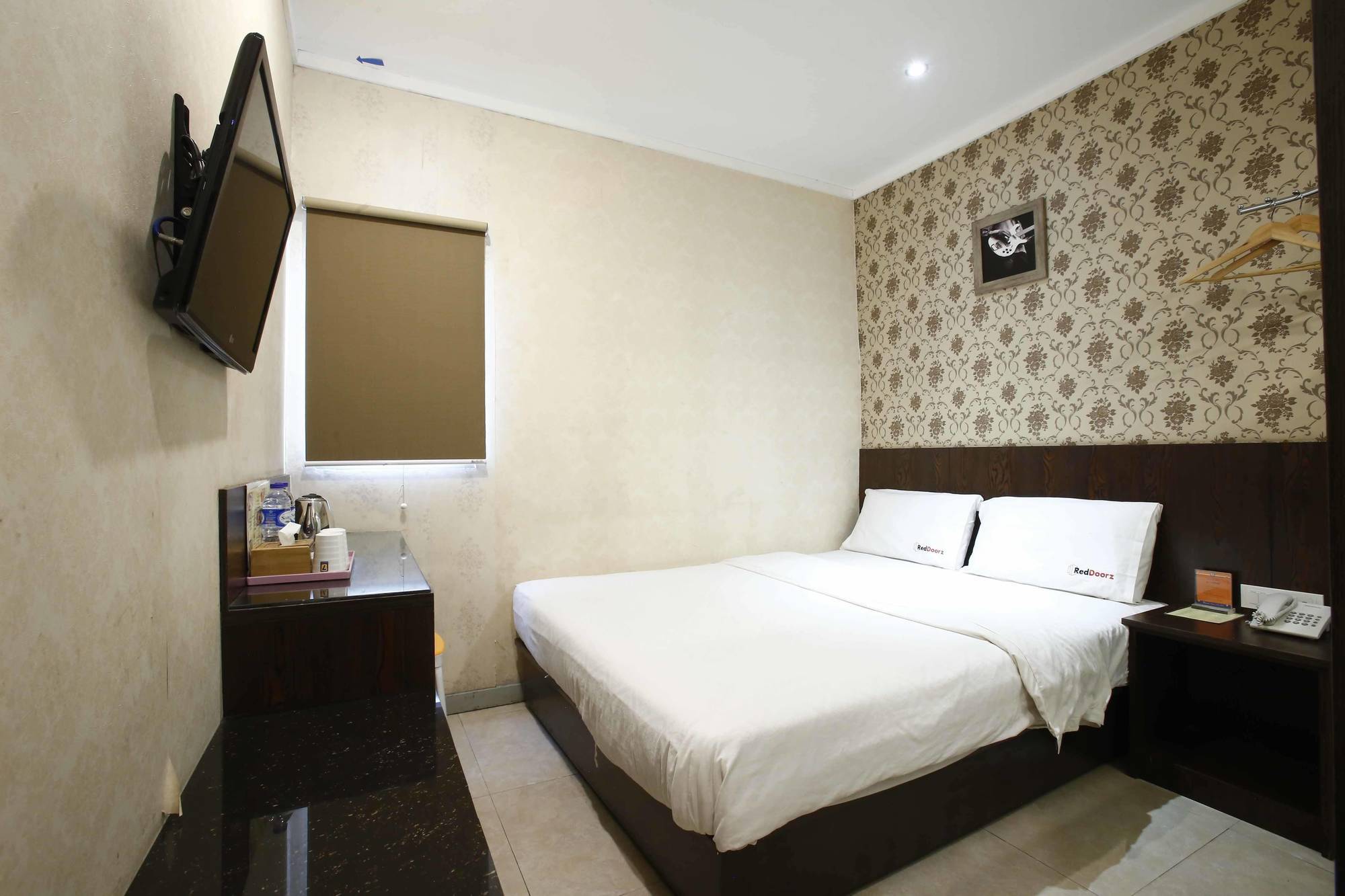 Hotel Reddoorz @ Gajah Mada Yakarta Exterior foto